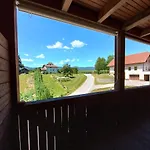 Lägenhet Maleric With Indoor Pool And Wellness
