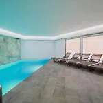 Апартаменты Maleric With Indoor Pool And Wellness Dragatus