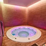 Апартаменты Maleric With Indoor Pool And Wellness *