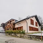 Maleric With Indoor Pool And Wellness Dragatus