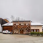 Апартаменты Maleric With Indoor Pool And Wellness *