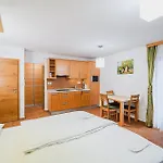 Maleric With Indoor Pool And Wellness