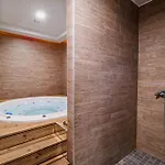 Maleric With Indoor Pool And Wellness Апартаменты