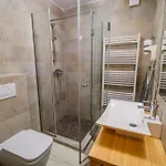 Апартаменты Maleric With Indoor Pool And Wellness
