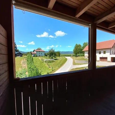 アパート Maleric With Indoor Pool And Wellness