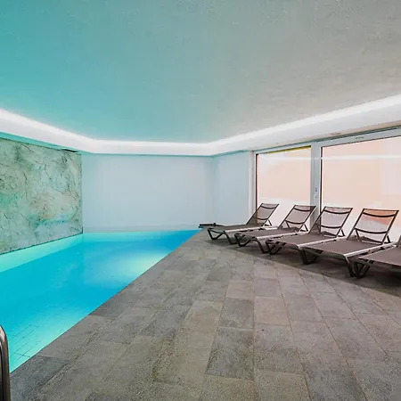 아파트 Maleric With Indoor Pool And Wellness Dragatuš