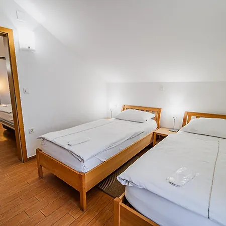 Διαμέρισμα Maleric With Indoor Pool And Wellness Dragatuš