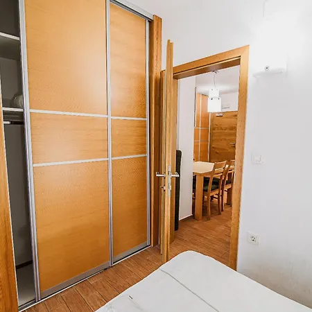 Maleric With Indoor Pool And Wellness Dragatuš