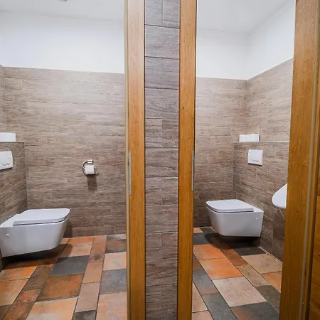 Maleric With Indoor Pool And Wellness