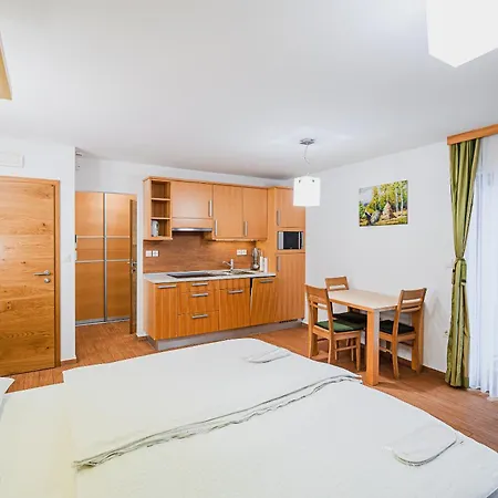 Maleric With Indoor Pool And Wellness