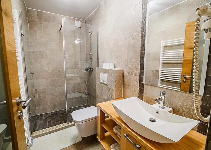 Maleric With Indoor Pool And Wellness Apartamento Dragatuš