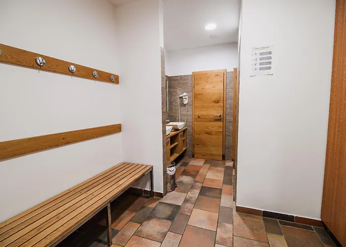 Maleric With Indoor Pool And Wellness Apartamento