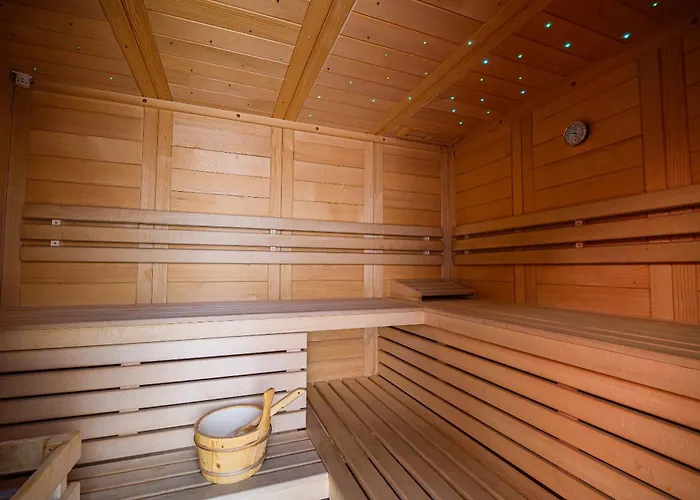 Maleric With Indoor Pool And Wellness Apartamento Dragatuš